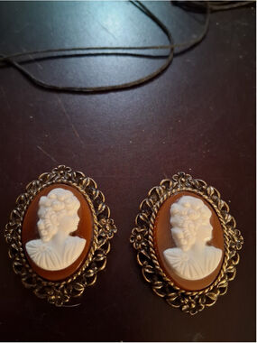 A pair of vintage 1960s cameo shoe clips